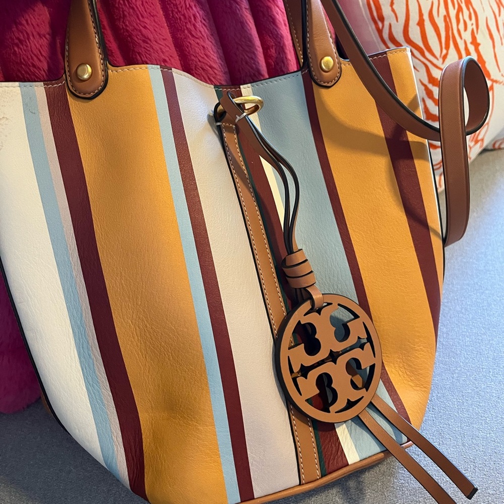 Tory Burch bucket bag